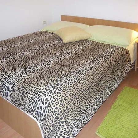 In Near Nin & Beaches